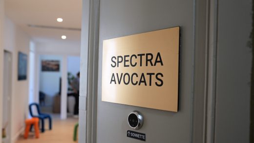 Entrée du cabinet Spectra Avocats à Cannes