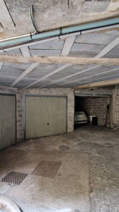 Garage et cave avenue Saint-Jean à Cannes - photo 1