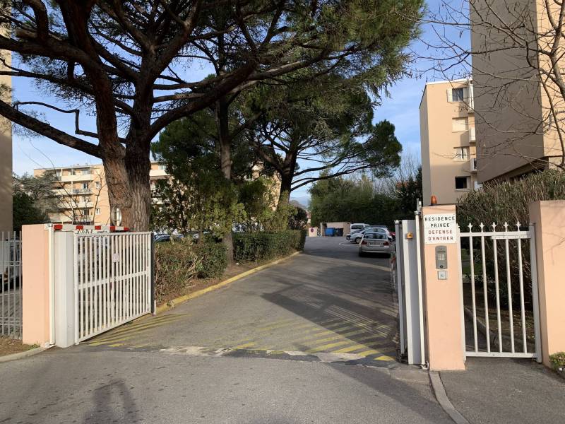 Vente aux enchères appartement T3 avec cave à Cannes La Bocca